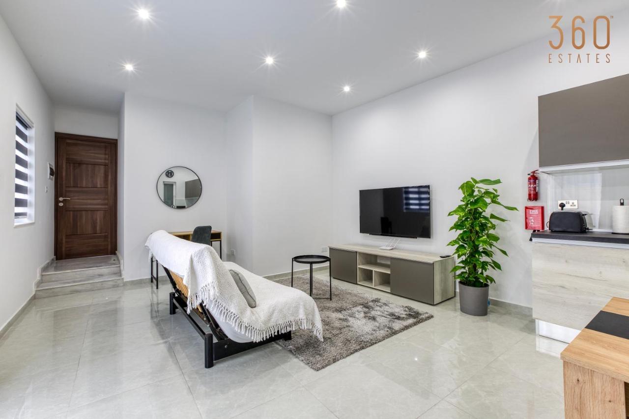 A Lovely 1Br Home With Balcony Just Off The Coast By 360 Estates Saint Julian's Exterior photo